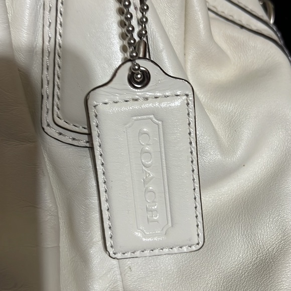 Gorgeous!! Off white summer winter all leather coach tote great size 13x 14” - Picture 3 of 13